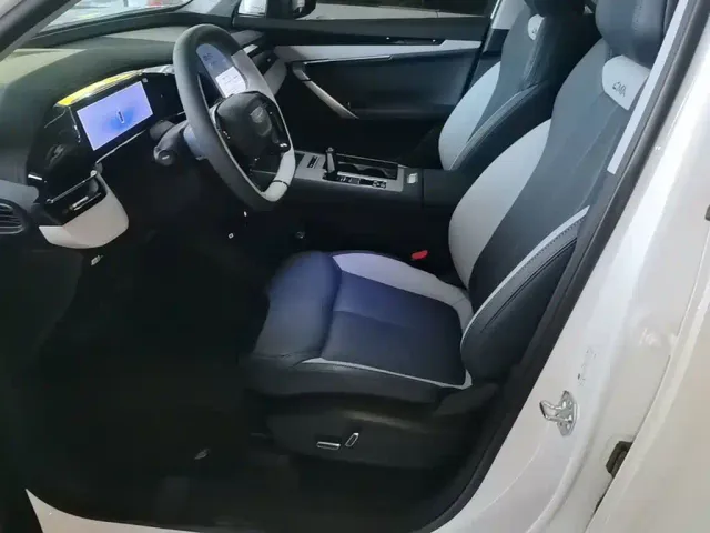 Geely Boyue L — Фото автомобиля 14