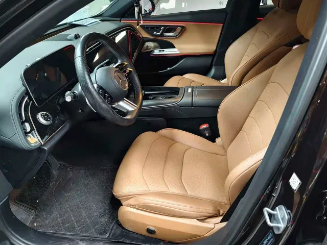 Mercedes-Benz E-Class — Фото автомобиля 4