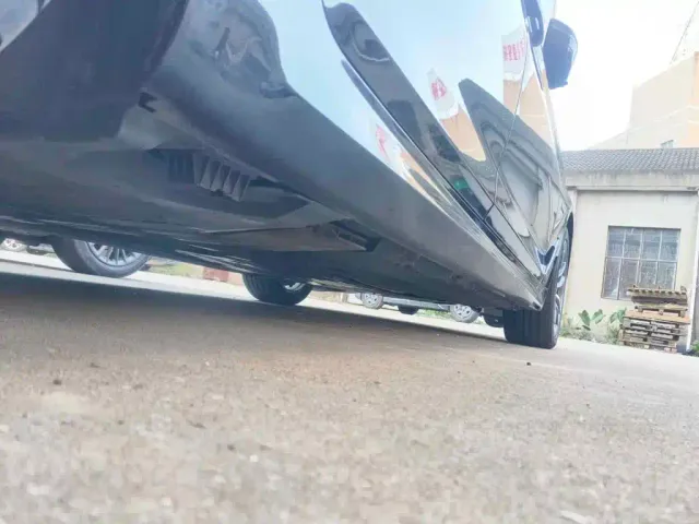 BMW 5 Series — Фото автомобиля 4