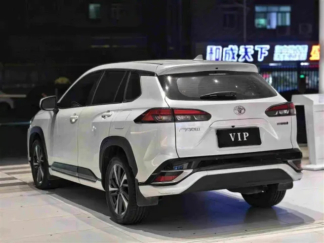 Toyota Frontlander — Фото автомобиля 6