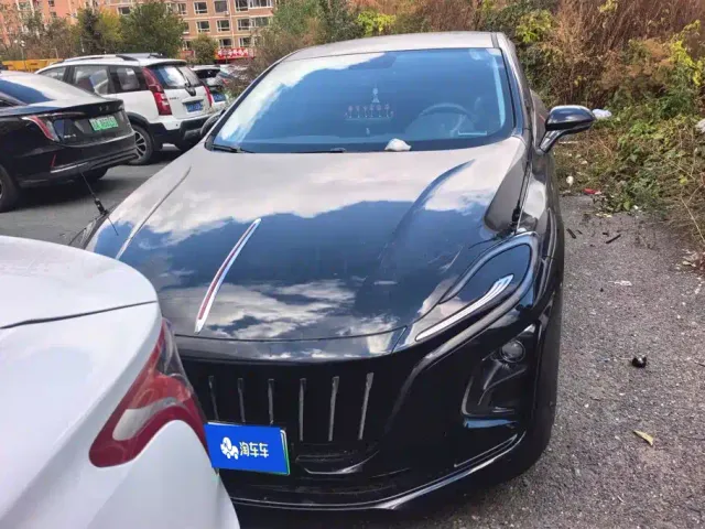 Hongqi E-QM5 — Фото автомобиля 2