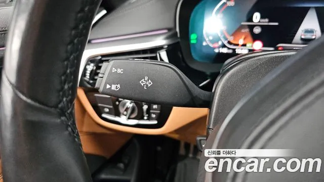 BMW 5 Series G30 — Фото автомобиля 21