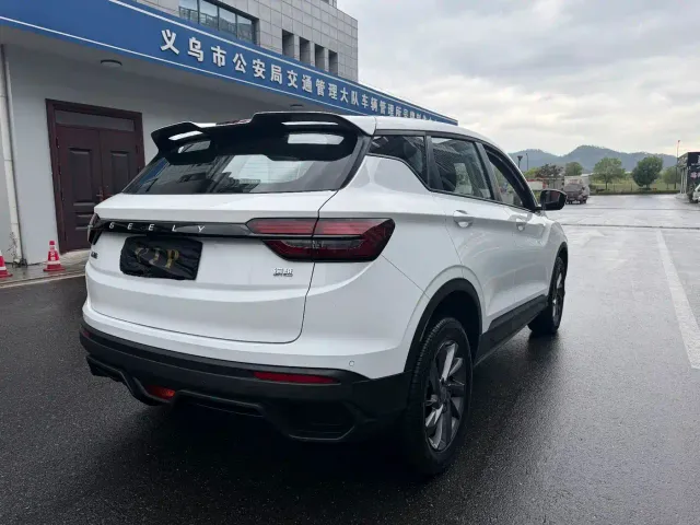 Geely Binyue — Фото автомобиля 10