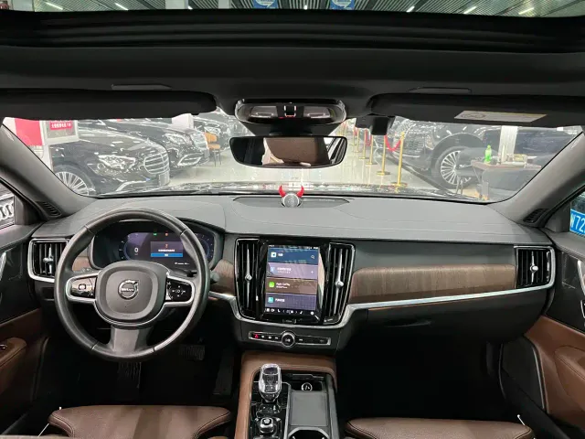 Volvo S90 — Фото автомобиля 5