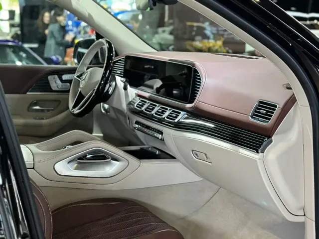 Mercedes-Benz GLS-Class — Фото автомобиля 12
