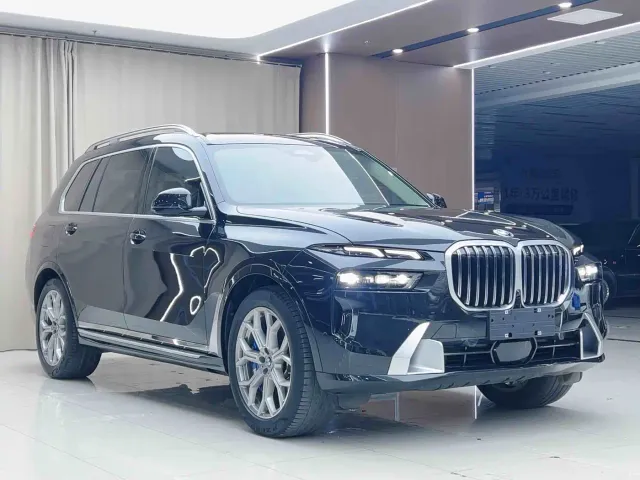 BMW X7 — Фото автомобиля 3