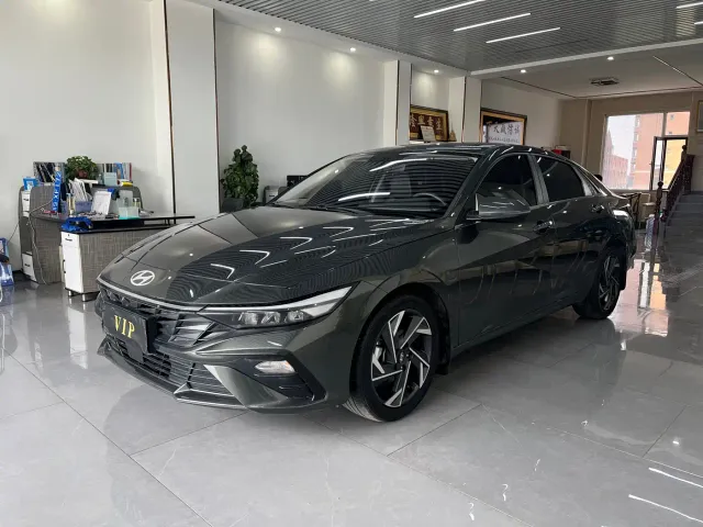 Фотография автомобиля — Hyundai Elantra