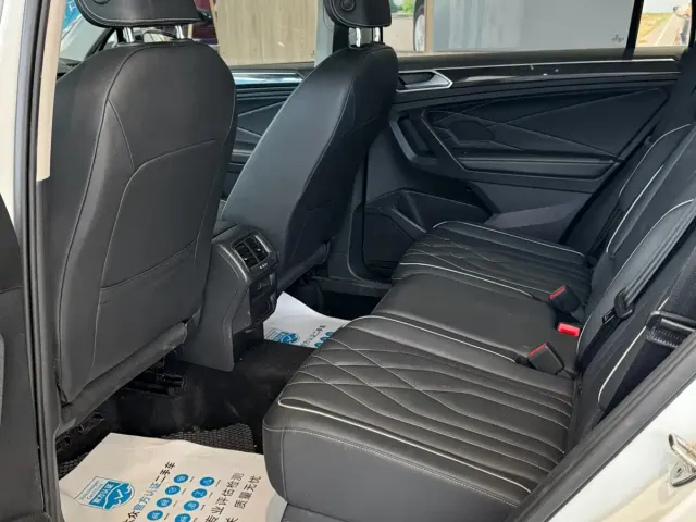 Volkswagen Tiguan L — Фото автомобиля 8