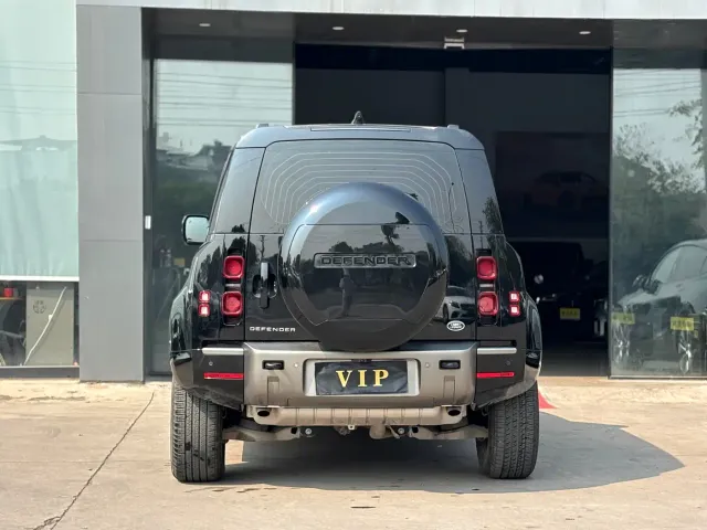 Land Rover Defender — Фото автомобиля 5