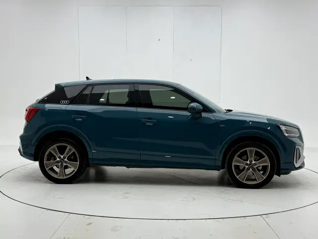 Audi Q2L — Фото автомобиля 7