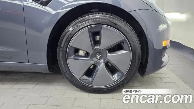 Tesla Model 3 — Фото автомобиля 6