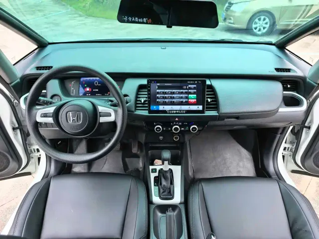 Honda Fit — Фото автомобиля 10