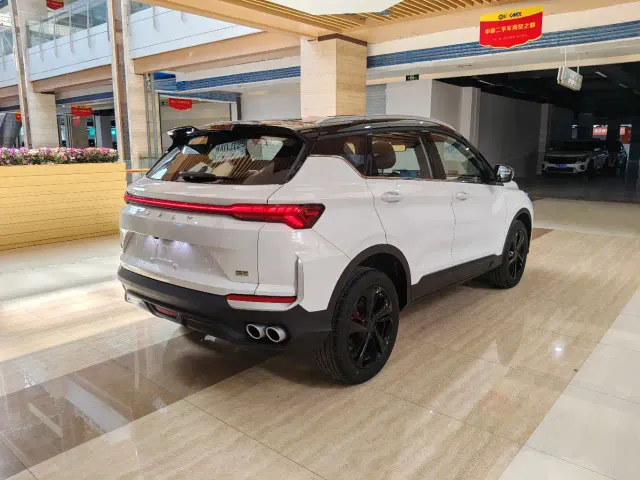 Geely Binyue — Фото автомобиля 5