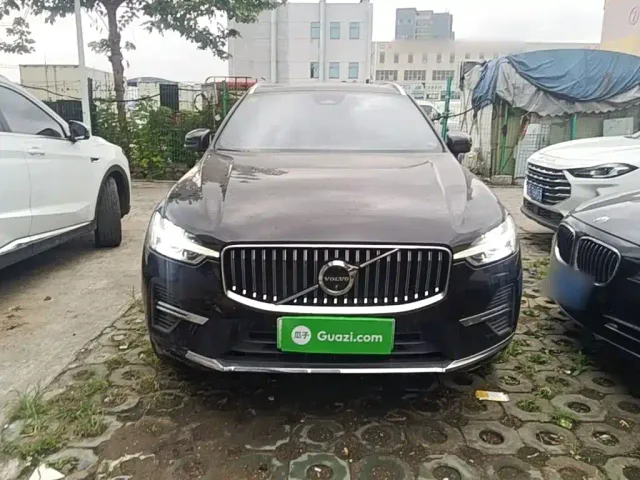 Volvo XC60 — Фото автомобиля 2