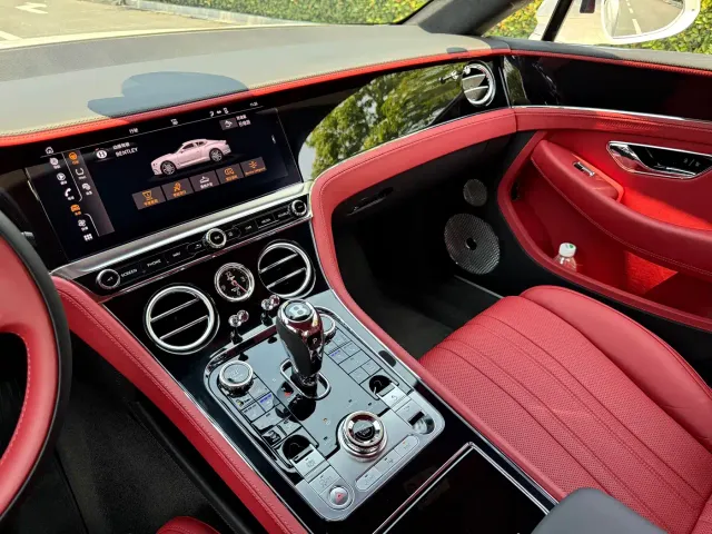 Bentley Continental — Фото автомобиля 13