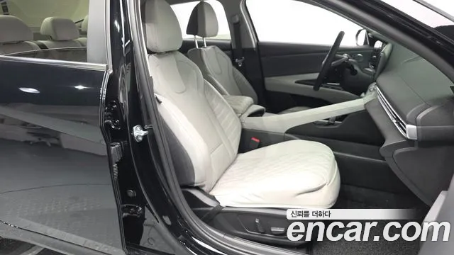 Hyundai AVANTE Avante (CN7) — Фото автомобиля 10
