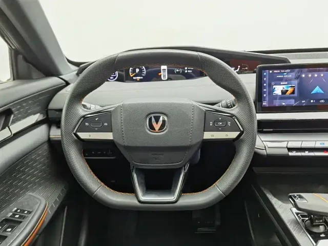 Changan UNI-V — Фото автомобиля 11