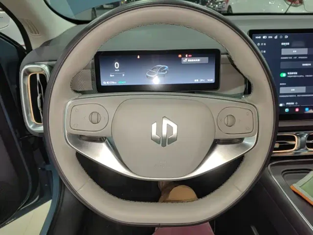 Leapmotor B01 — Фото автомобиля 10
