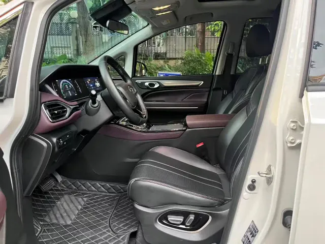 GAC Trumpchi M6 — Фото автомобиля 3