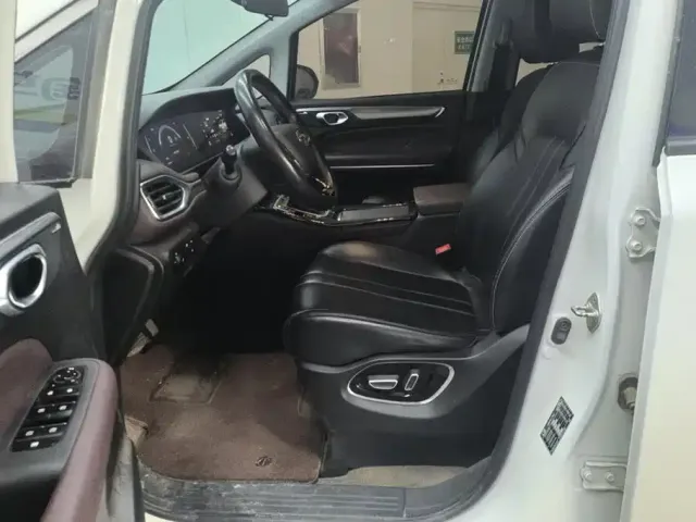 GAC Trumpchi M6 — Фото автомобиля 9