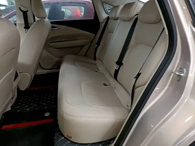 Wuling Starlight — Фото автомобиля 16
