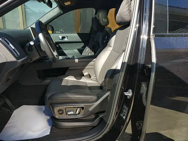 Li Auto L7 — Фото автомобиля 14