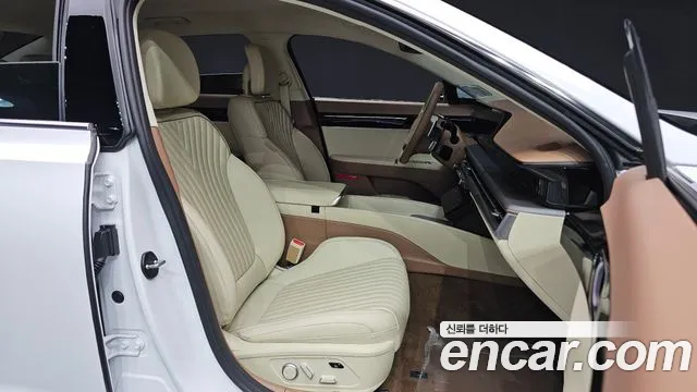 Hyundai Grandeur GN7 — Фото автомобиля 16