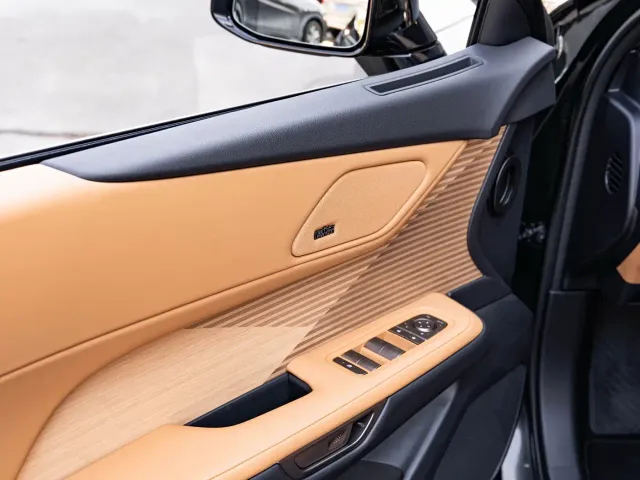 Lexus ES — Фото автомобиля 18