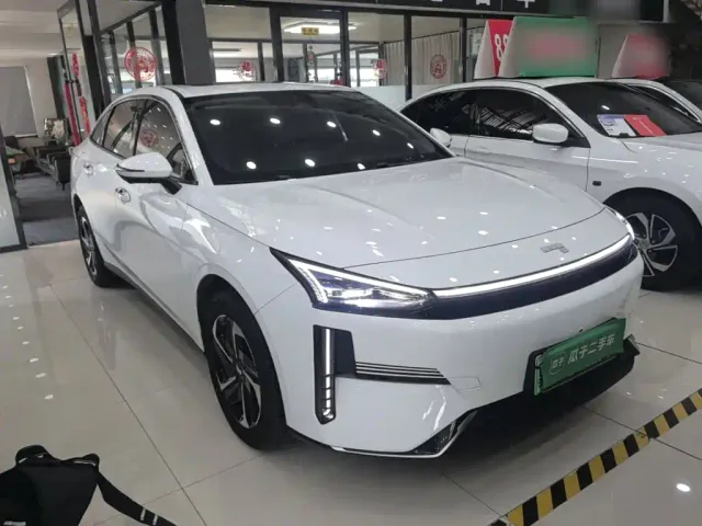 Geely Galaxy L6 — Фото автомобиля 3