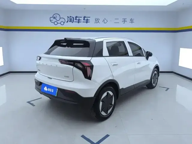 Geely Geometry Geely Geometry E Firefly 2024 Model 301km Light Flow — Фото автомобиля 3