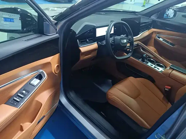 Geely Boyue — Фото автомобиля 15
