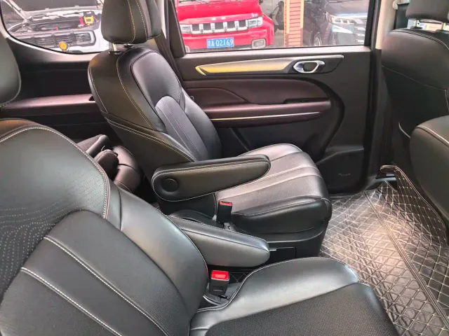GAC Trumpchi M6 — Фото автомобиля 14