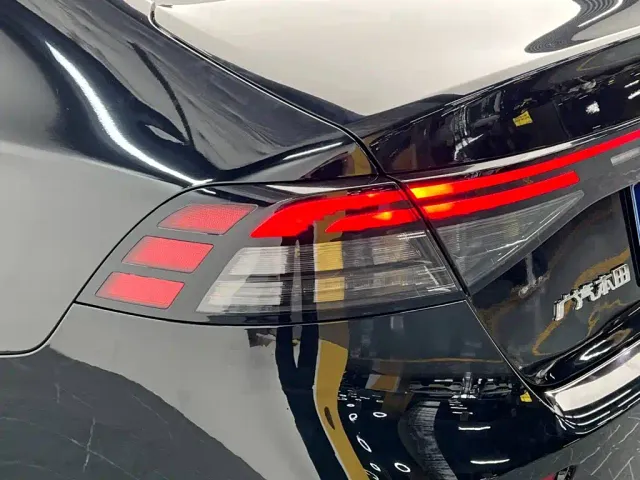 Honda Accord — Фото автомобиля 10