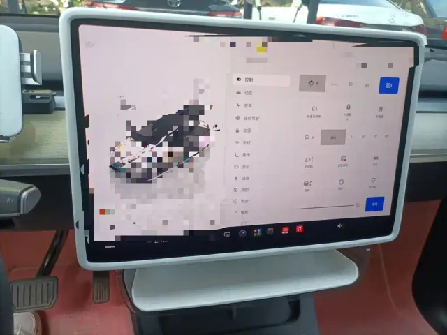 Tesla Model Y — Фото автомобиля 14