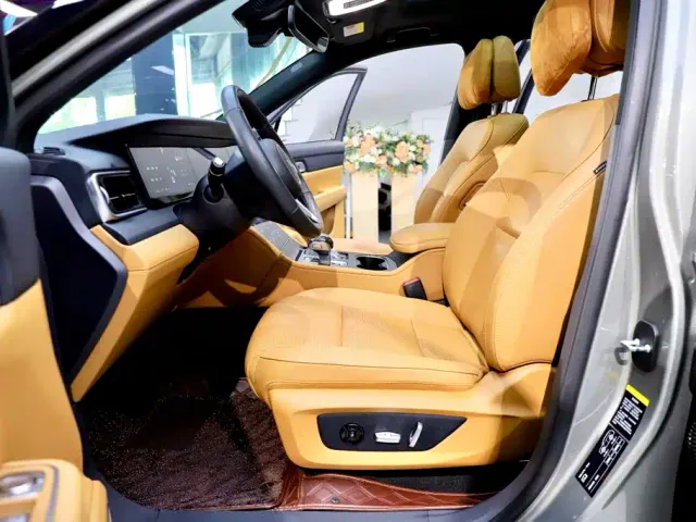 Li Auto ONE — Фото автомобиля 8