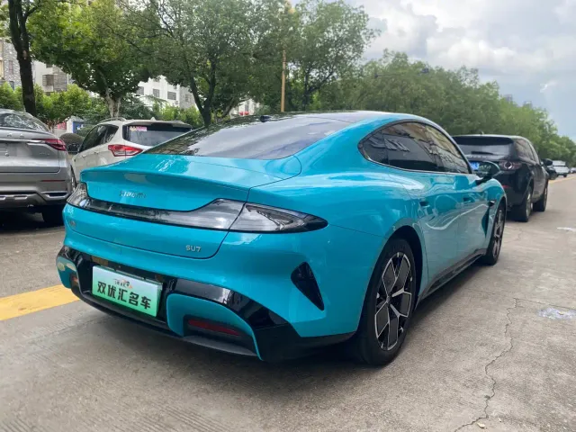 Xiaomi SU7 — Фото автомобиля 6