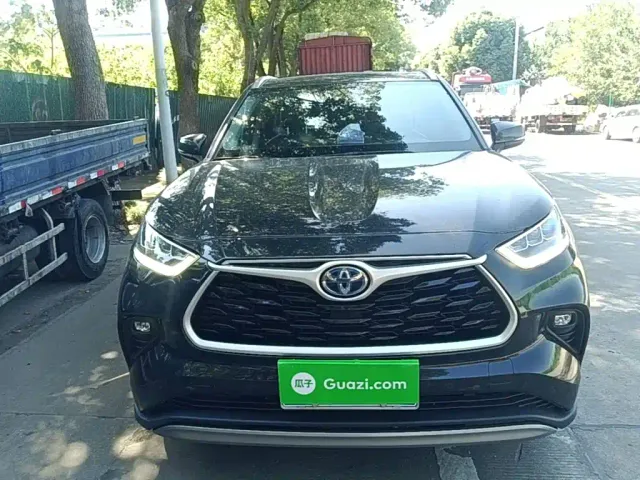 Toyota Highlander — Фото автомобиля 2