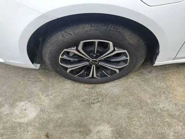 Roewe i6 MAX EV — Фото автомобиля 22