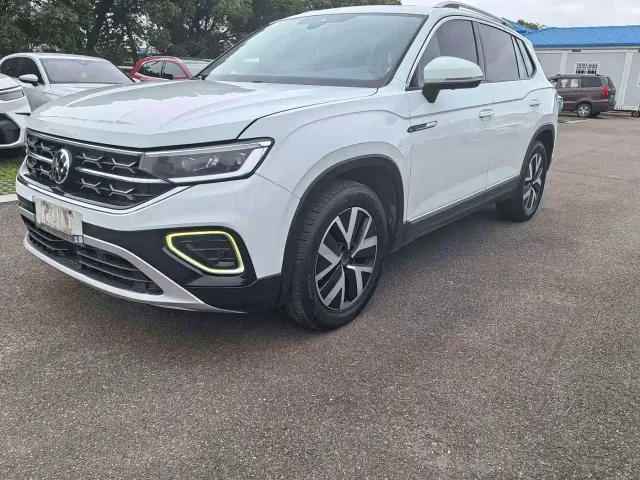 Фотография автомобиля — Volkswagen Tayron