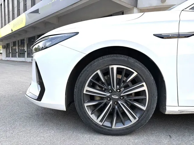 Chery Arrizo 8 2022 1.6T DCT Ya — Фото автомобиля 9
