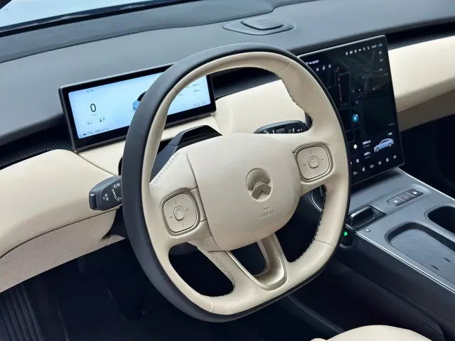 Nio ET5 — Фото автомобиля 10