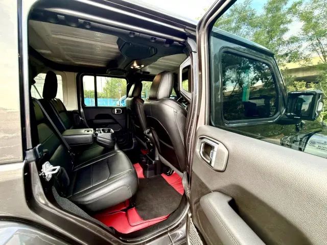 Jeep Wrangler — Фото автомобиля 6