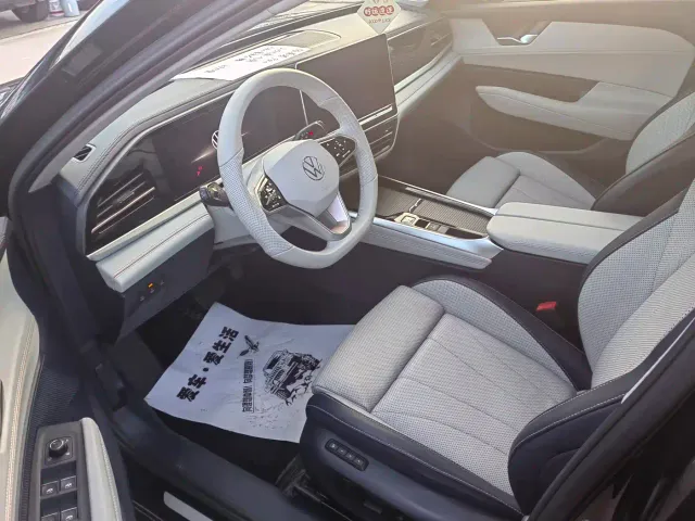 Volkswagen Passat — Фото автомобиля 4