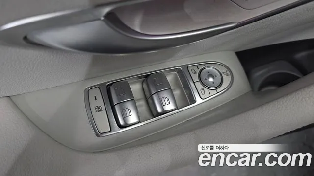 Mercedes-Benz E-Class — Фото автомобиля 26
