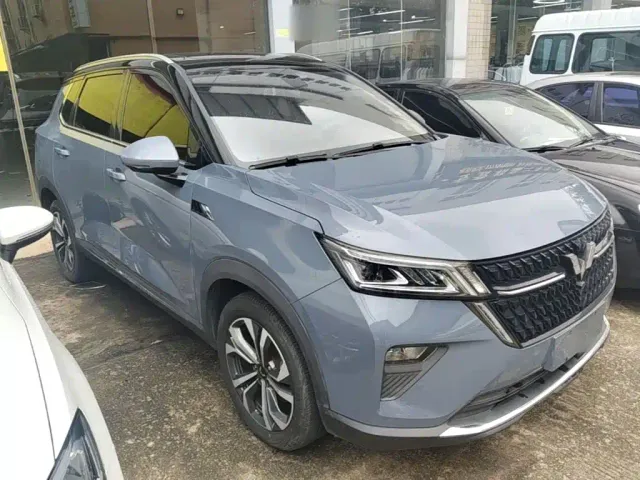Wuling Asta — Фото автомобиля 3