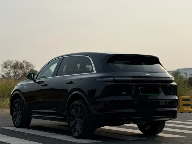 Li Auto L7 — Фото автомобиля 6