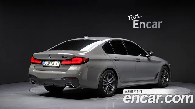 BMW 5-Series — Фото автомобиля 2