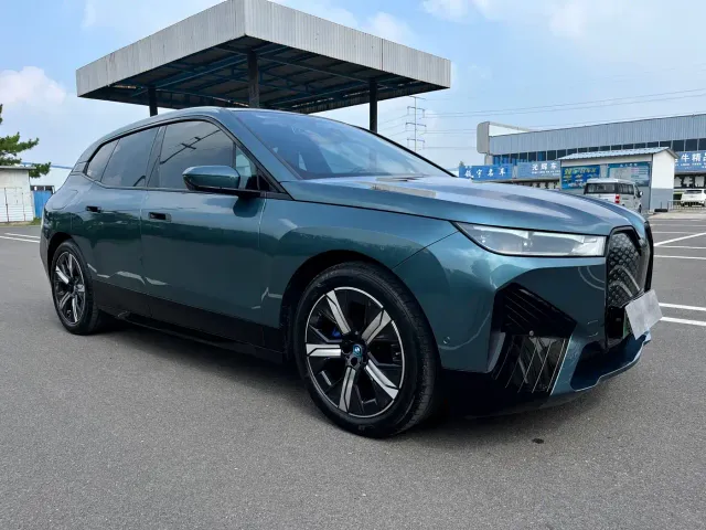 BMW iX — Фото автомобиля 3