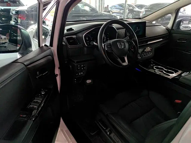 Honda Odyssey — Фото автомобиля 15