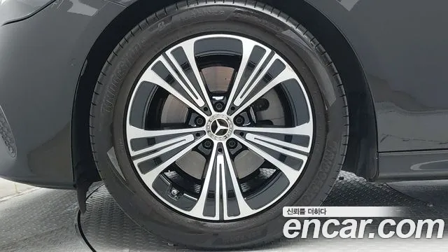 Mercedes-Benz E-Class W214 — Фото автомобиля 16